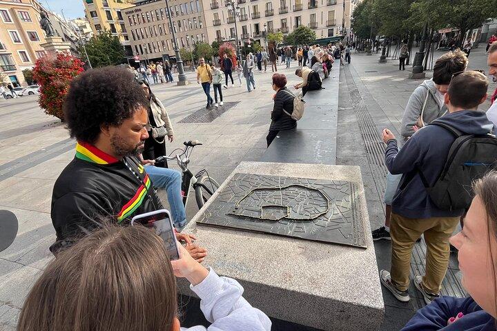Madrid : ハイライト・バイク・ツアー（Madroño Tasting）