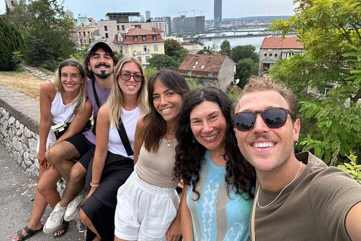 Excursión privada a pie a Belgrado con un local