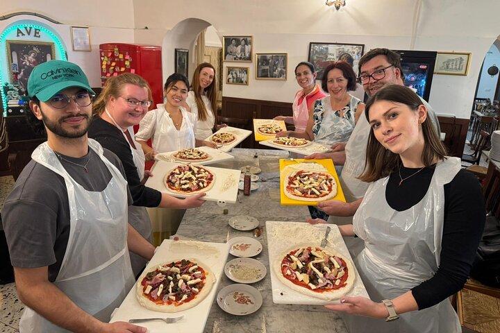 Cours de cuisine pizza Naples dans un restaurant local