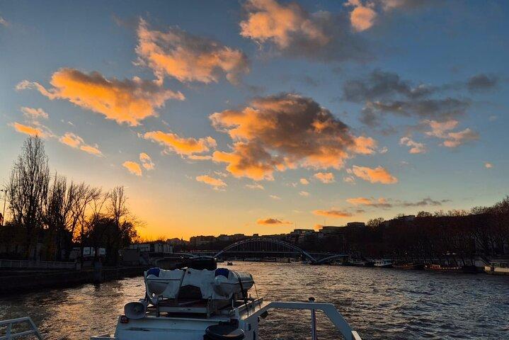Sonnenuntergangs- und Abend-Champagner-Kreuzfahrten auf der Seine in Paris