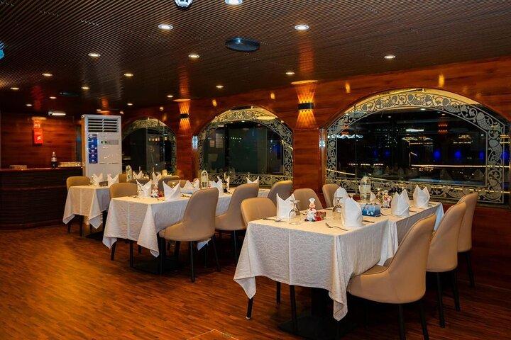 Dubai Marina Luxe Nieuwjaarscruise 2026 - Diner & Vuurwerk