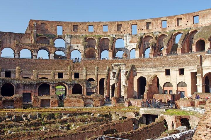 Colosseum Escort Eingang und offene Bus Combo in Rom