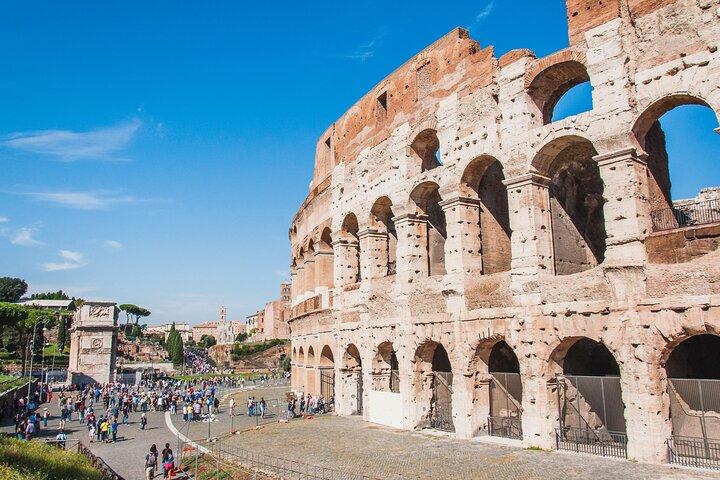 Colosseum Escort Eingang und offene Bus Combo in Rom