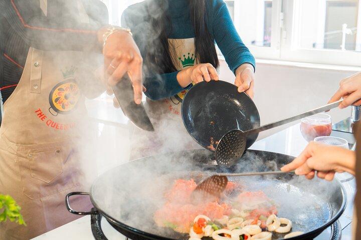 Madrid : Paella & Sangria Classes - Frutos do mar, frango e opção vegana