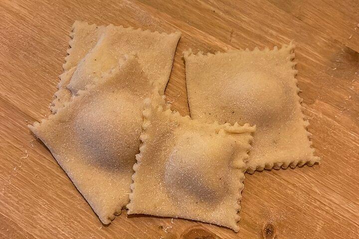 Florence Pasta Cooking Class with Unlimited Wine