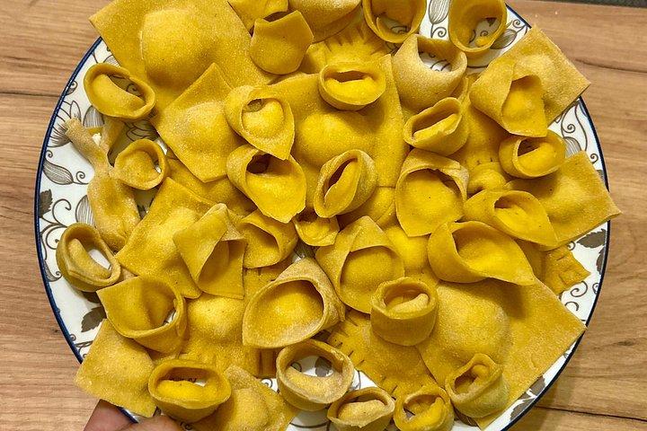 Fresh Pasta Class in Florence with unlimited Wine