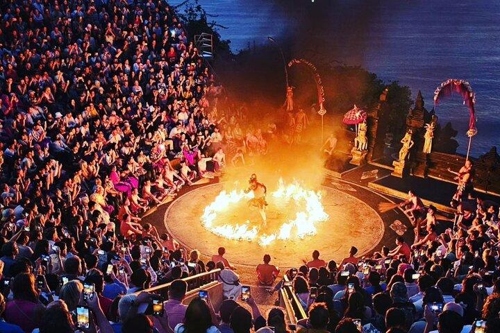 Templo Uluwatu, Playas y Fuego Kecak Dance Tour