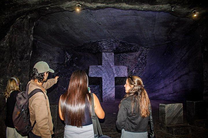 シパキラの塩の大聖堂への共同グループ ツアー (送迎付き)