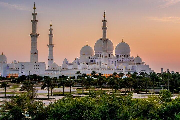 Tour privato della città di Abu Dhabi da Dubai