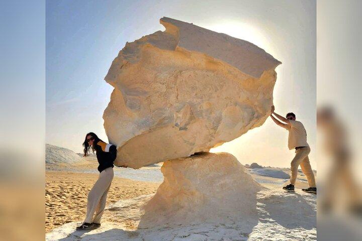 White Desert og Bahariya Oasis 1 dagstur fra Cairo