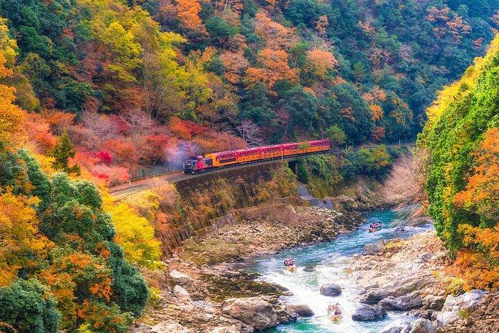Romantisches Zugticket Sagano