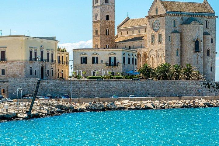 ムルジャツアー:バスでグラヴィーナ、アルタムーラ、トラーニを巡り、試飲付き