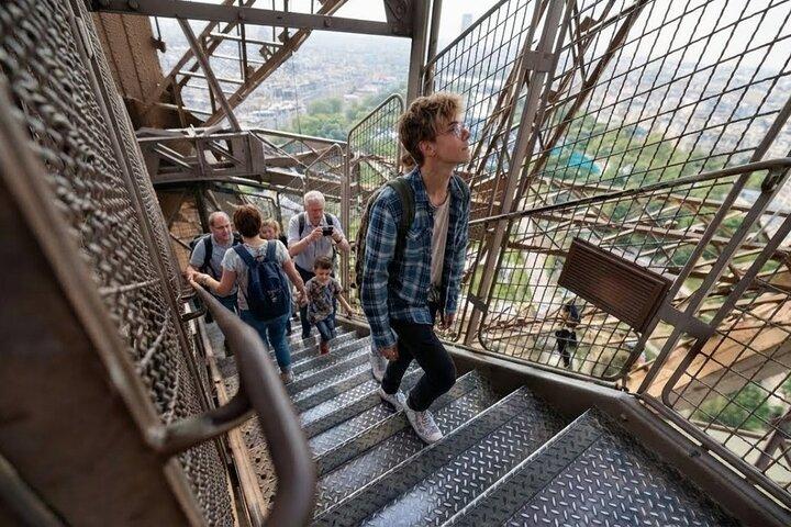 Tour de escalada da Torre Eiffel com cume opcional com elevador