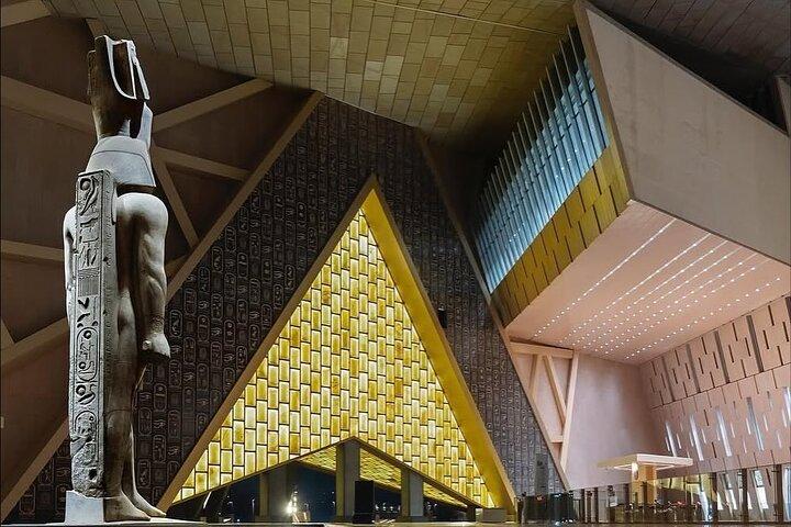 Excursão privada de 8 horas ao Cairo pelas Pirâmides e pelo Grande Museu Egípcio