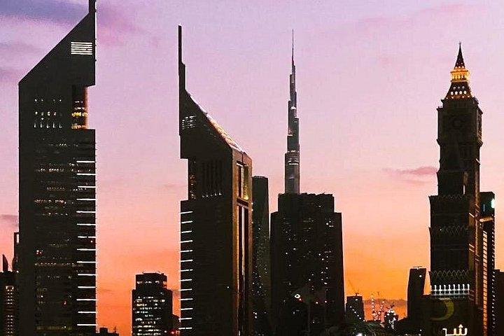 ドバイの夕方と夜のツアー（噴水ショー付き・時間調整可能）