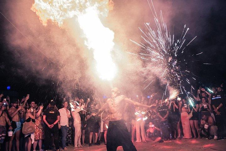 パラダイスビーチ満月フェスティバルパーティープーケットで最高のナイトライフ