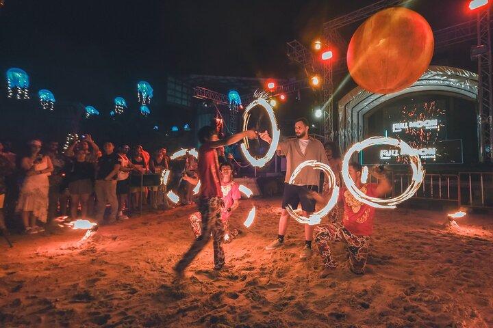 Praia do Paraíso de Phuket Massive Full Moon Dance and Fire Party