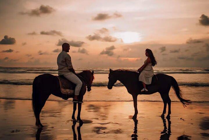 Bali Beach Combinación de equitación con cascada Todo Incluido