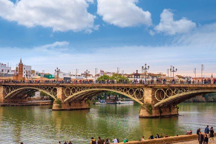 Tapas a Triana: autentico tour gastronomico e culturale a Siviglia