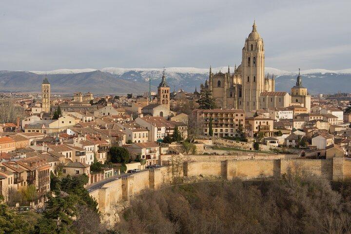 De Madrid en une journée Ségovie, Ávila et Tolède Excursion