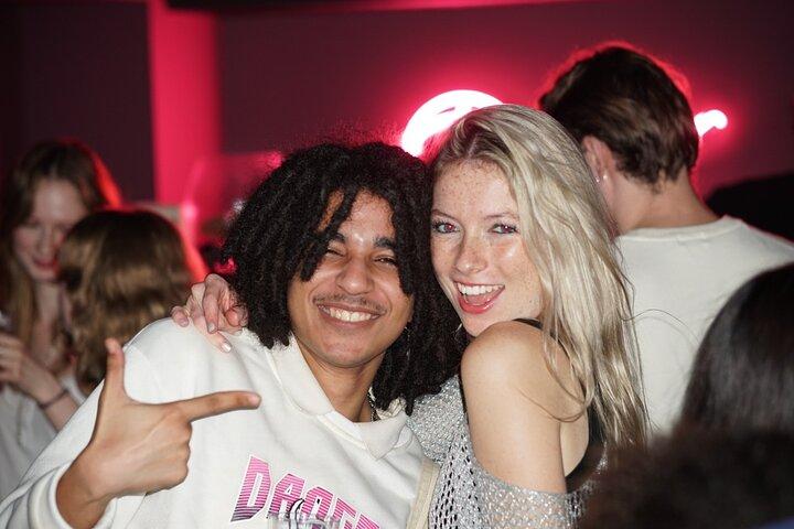Kanpai Tokyo: Bar Hopping Nightlife Tour med lokal guide