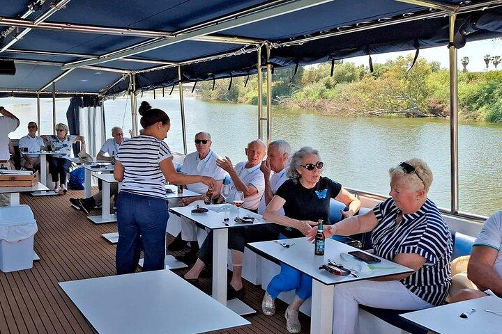 Sevilla : Guadalquivir Flusskreuzfahrt mit Mittagessen oder Abendessen