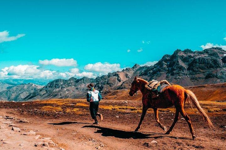Rainbow Mountain med heste kun klatre hele dagen