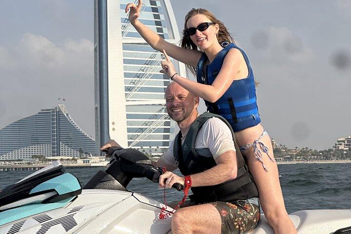Burj Al Arab Jet Ski Ride voor 2. Gratis foto's & video's