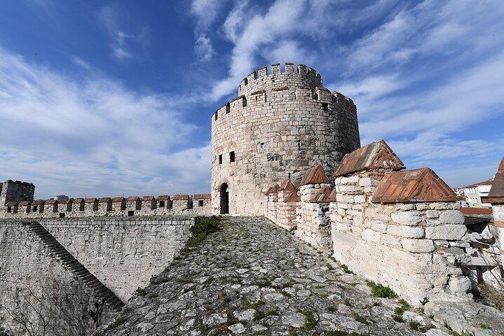 Istanbul Old and Modern Tour with Lunch and Bosphorus Cruise