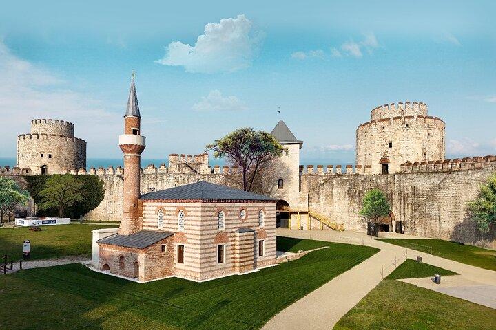 Istanbul Old and Modern Tour with Lunch and Bosphorus Cruise
