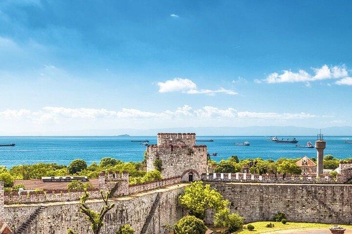 Istanbul Old and Modern Tour with Lunch and Bosphorus Cruise
