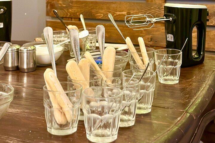 Bari: Pasta and Tiramisu Cooking Class with Wine