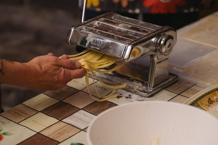 Milan: Pasta and Tiramisu Small Group Cooking Class with Wine