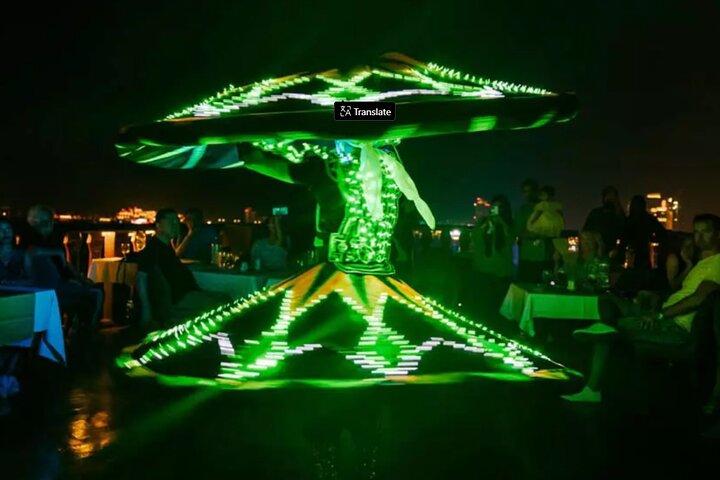 Tour notturno della città di Dubai con cena VIP Crociera Gruppo russo