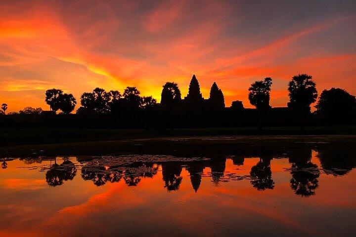 Excursão privada Angkor Wat Sunrise com Angkor Temples Pass