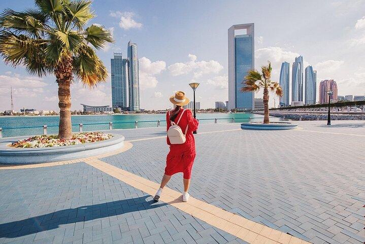 Guided Full-Day Tour of Abu Dhabi's Top Landmarks with Transfers