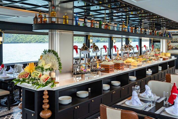 Cozy Bay Halong 5 - Star Day Cruise, Transfer, Buffet, Höhle & Kajak