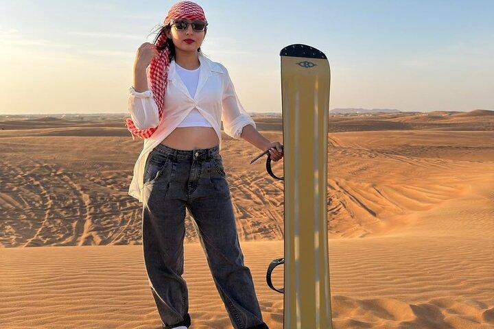 Dubai Premium Desert Safari – Rode Duinen, Kamelenrit & BBQ-diner