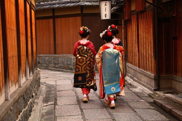 祇園の貸切茶屋で京都貸切芸妓体験
