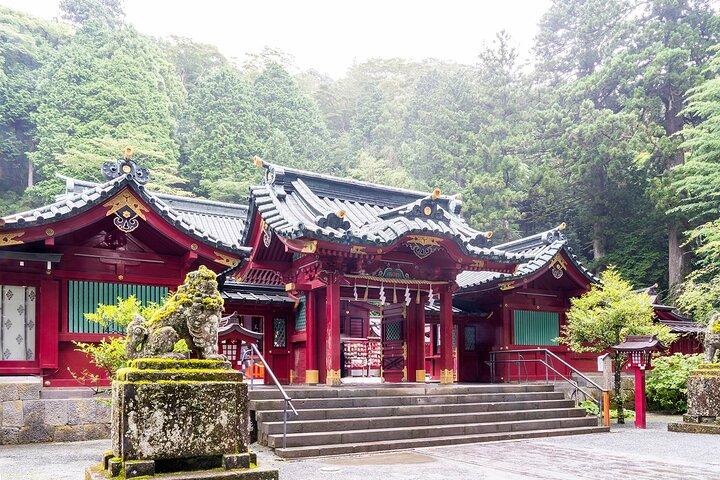 Hakone hot spring day trip from Tokyo with private driver