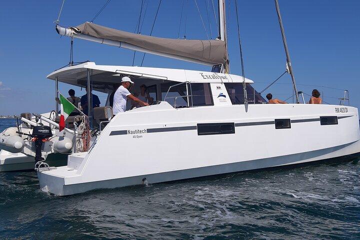 Catamaran exclusif. Expérience d'une demi-journée