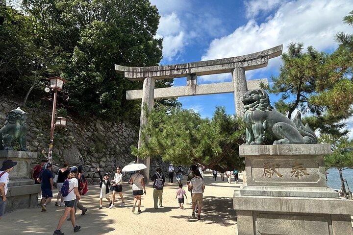Hiroshima och Miyajima privat Spanska tur