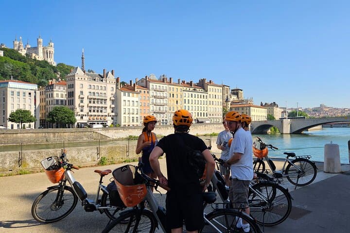 2h - Electric Bike Tour of Lyon with a Local Guide