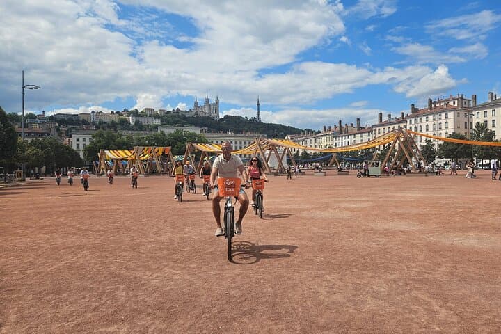 2h - Electric Bike Tour of Lyon with a Local Guide