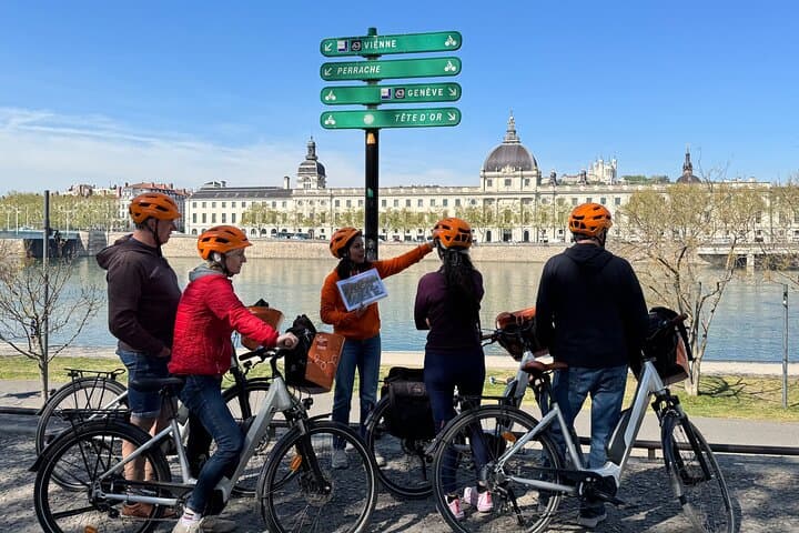 2h - Electric Bike Tour of Lyon with a Local Guide