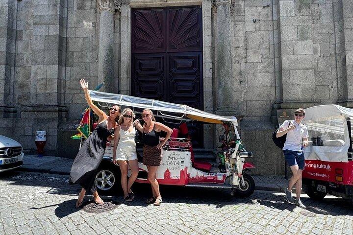 Porto: Een tour, duizend verhalen op Tuk Tuk - 2 uur