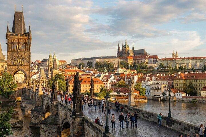 7 dagar Självguidade AI ljudturer i Prag och alla Tjeckien