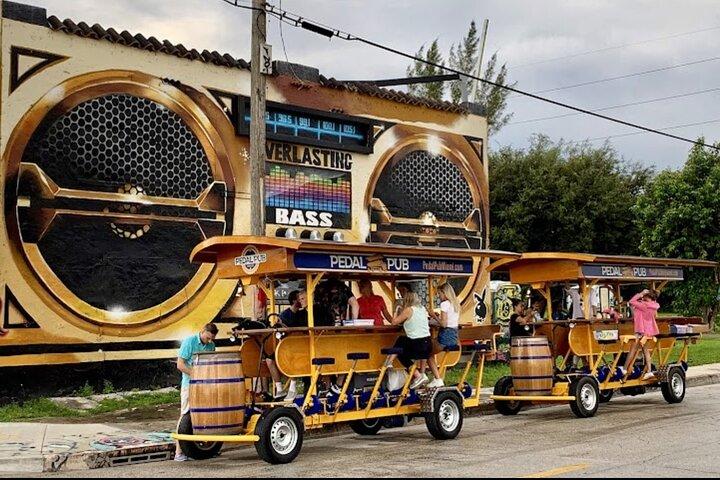 Miami Pedal Pub : Wynwood Arts District Bike And Brunch Ride (マイアミ・ペダル・パブ : ウィンウッド・アーツ・ディストリクト・バイク・アンド・ブランチ・ライド)