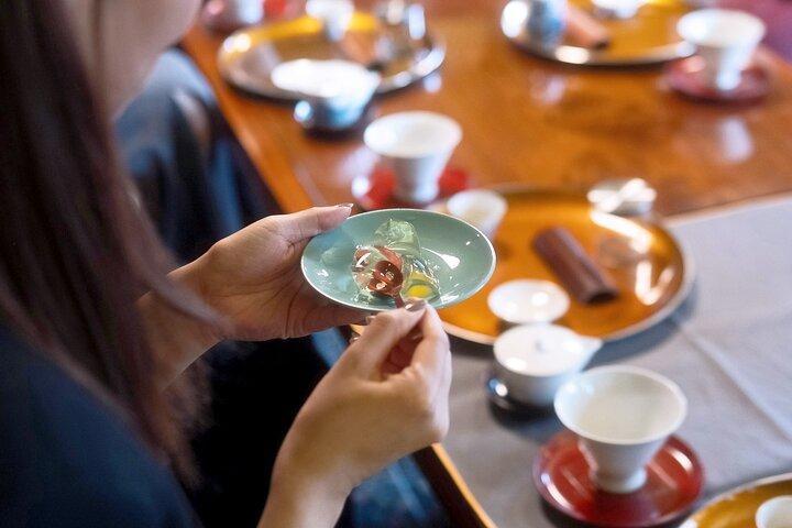 京都で熟練の茶人による煎茶体験