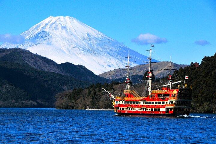 Mt. Fuji and Hakone Day Trip From Tokyo with Bullet Train Option